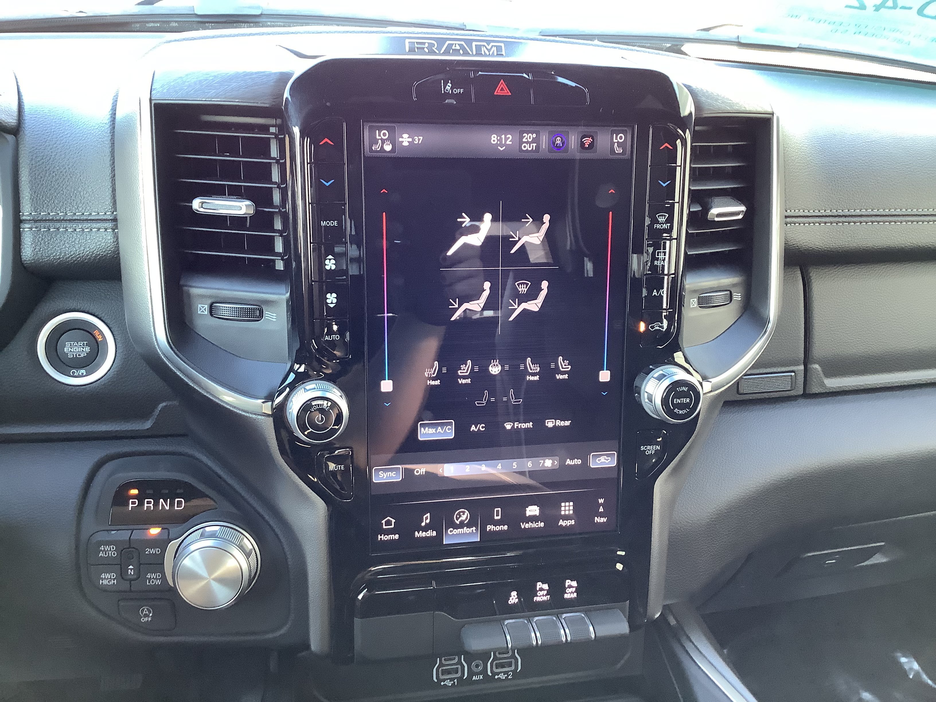 New 2026 Granite Crystal Metallic Clear-Coat Exterior Paint RAM Laramie image 19