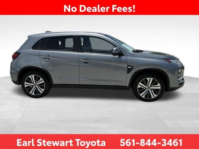 Used 2024 Gray Mitsubishi 2.0 ES image 3