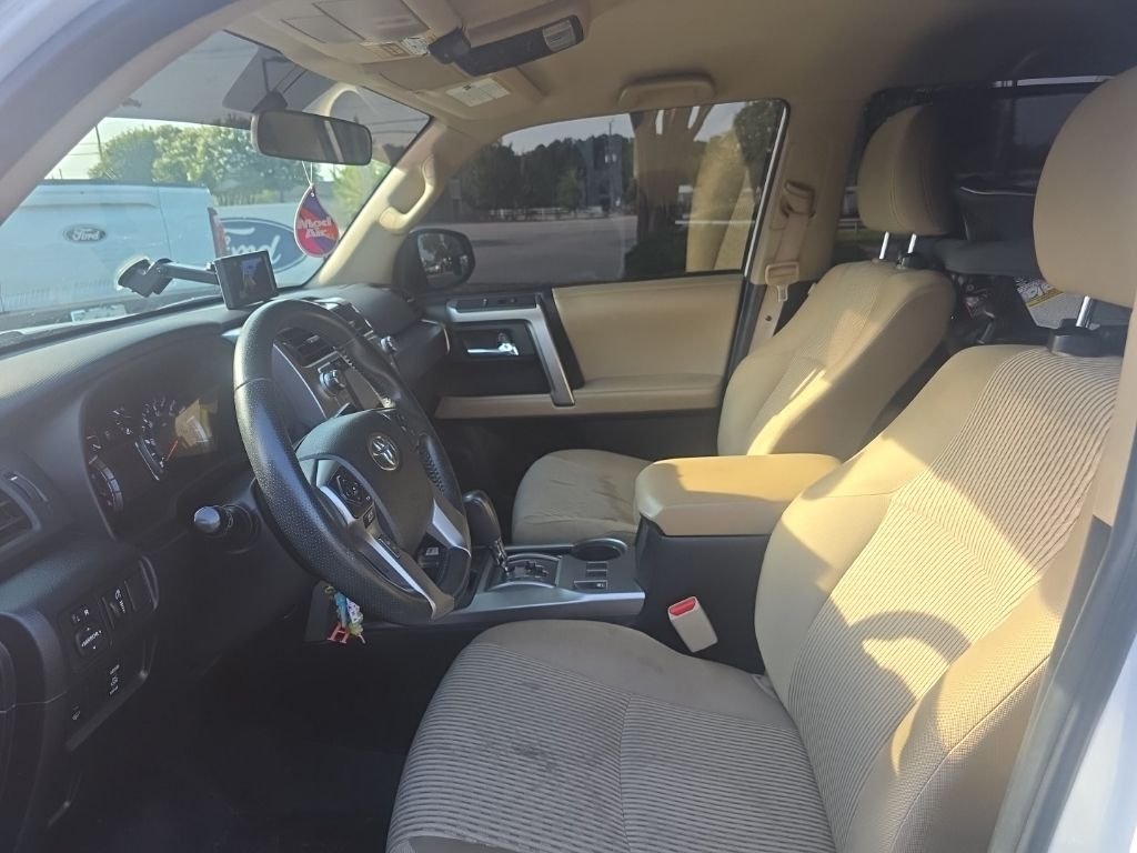 Used 2017 White Toyota SR5 image 14