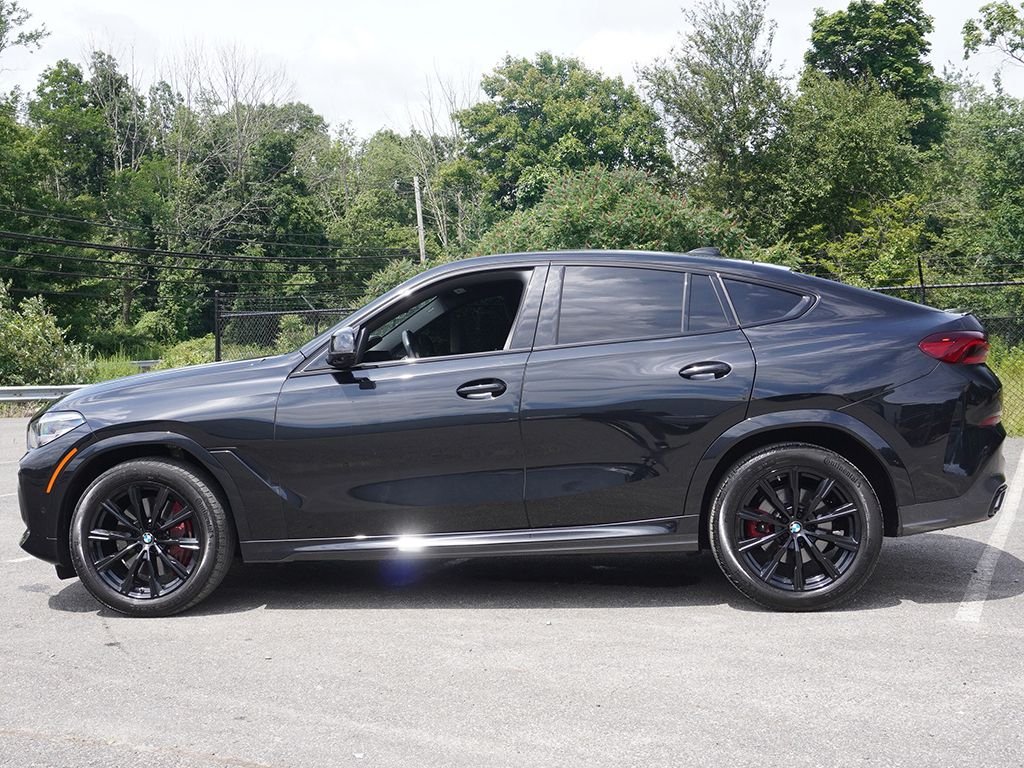 Used 2022 Black BMW xDrive40i image 17