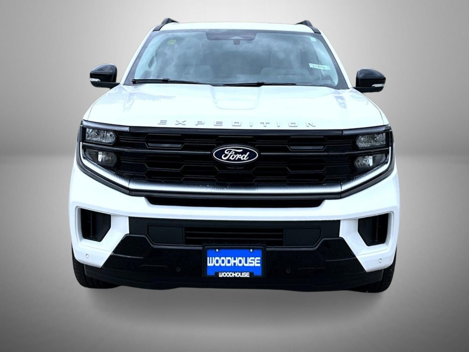 New 2027 Star White Metallic Tri-Coat Ford Platinum image 2