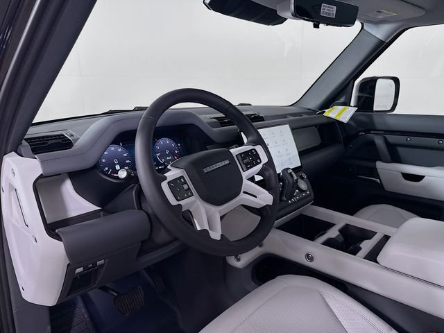 New 2026 Santorini Black Land Rover X-Dynamic SE image 9