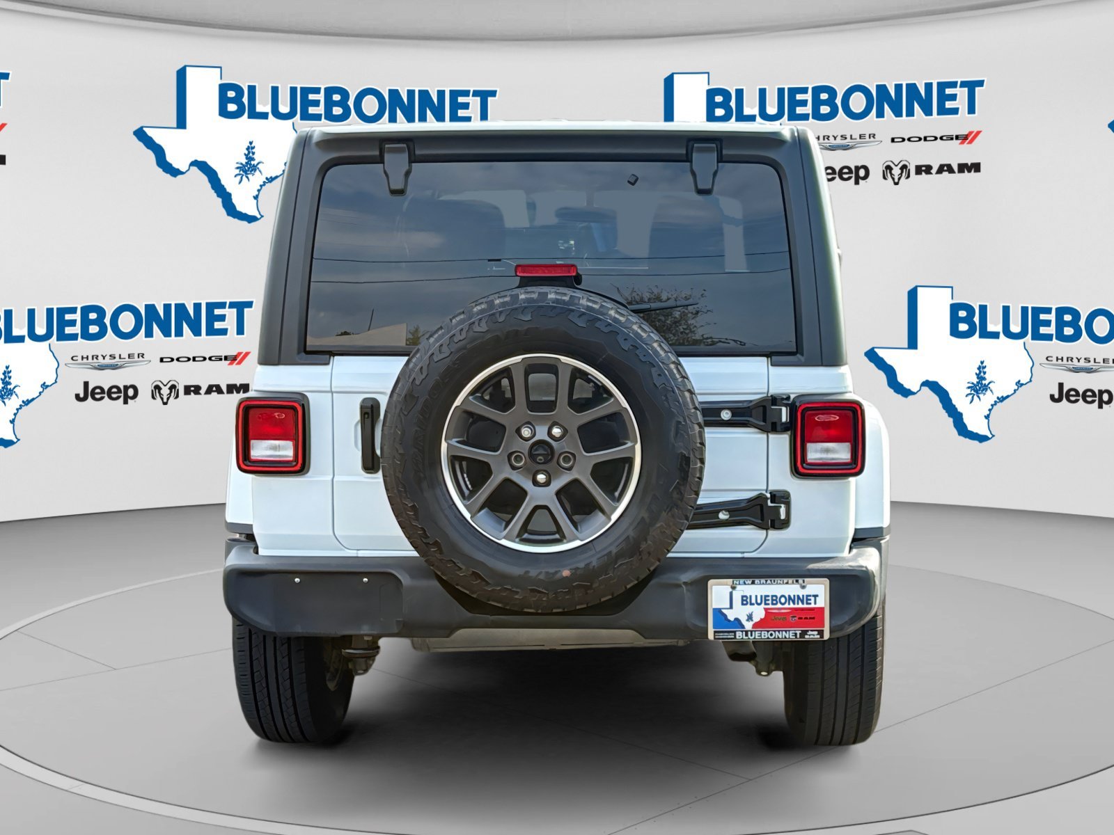 Certified Used 2021 Bright White Clearcoat Jeep Unlimited 80th Anniversary image 6