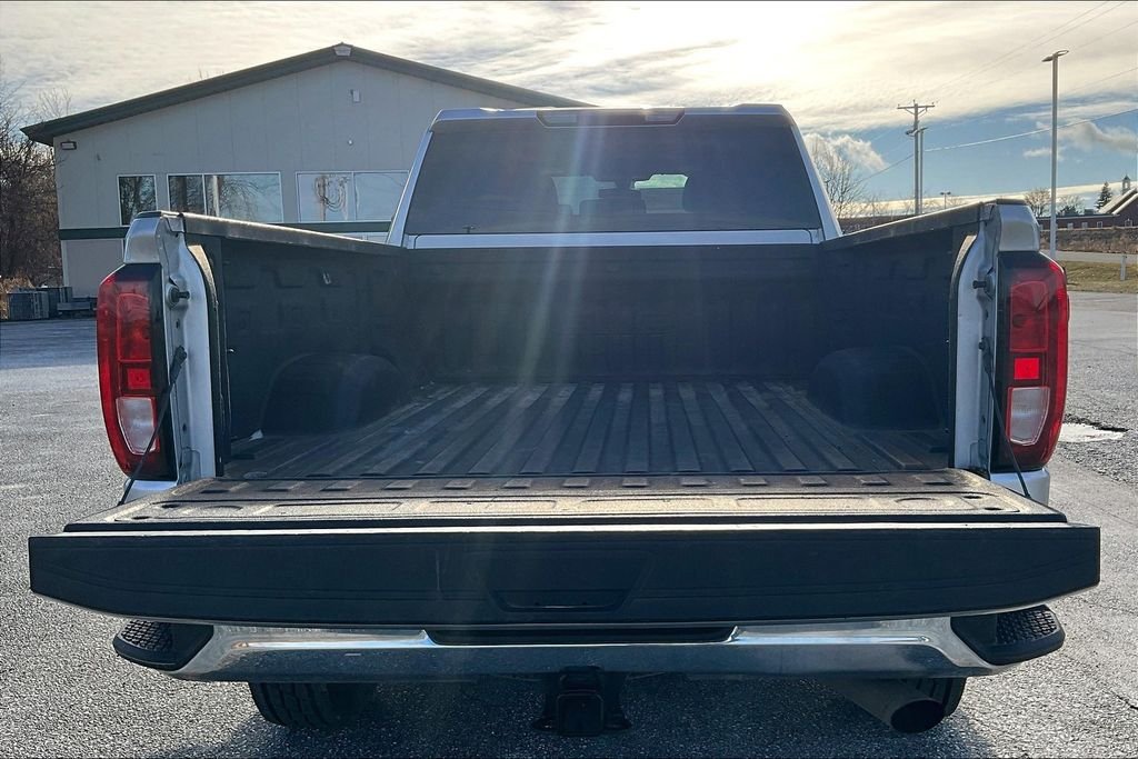 Used 2022 Silver GMC Pro image 31