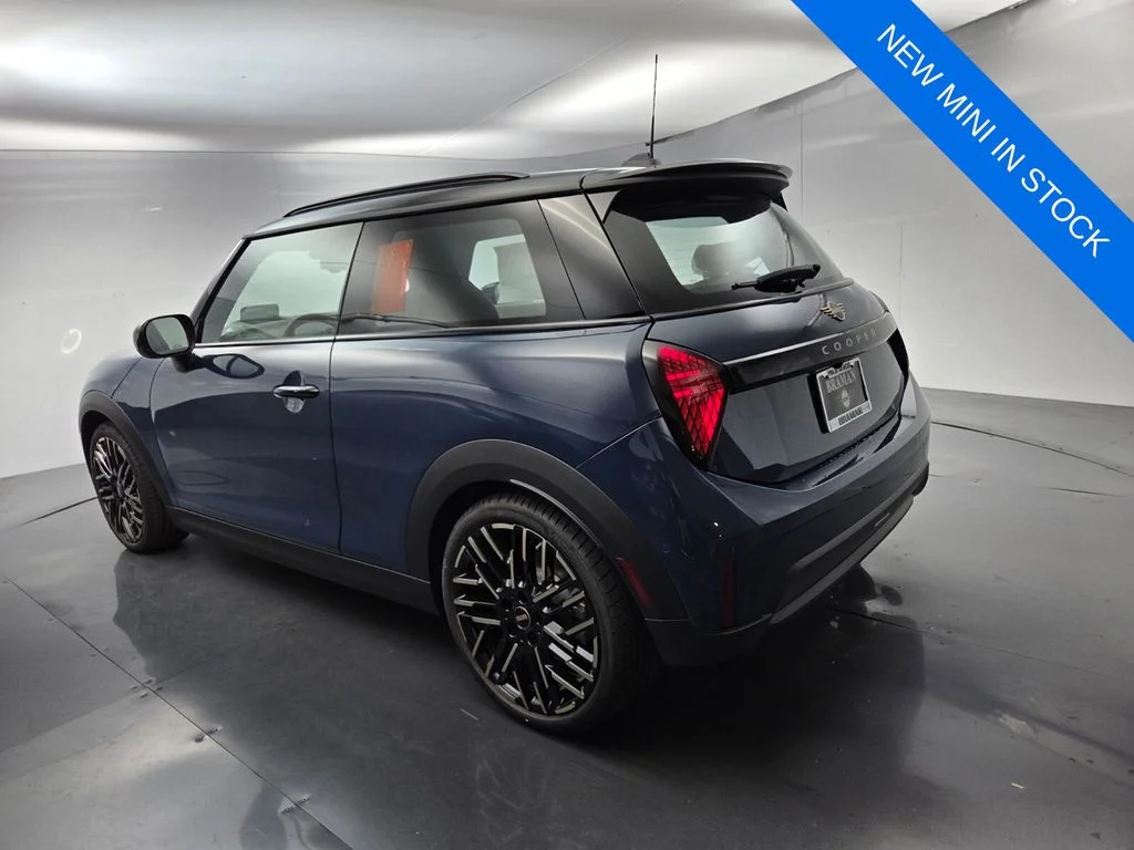 New 2026 Blue MINI Signature Plus image 9