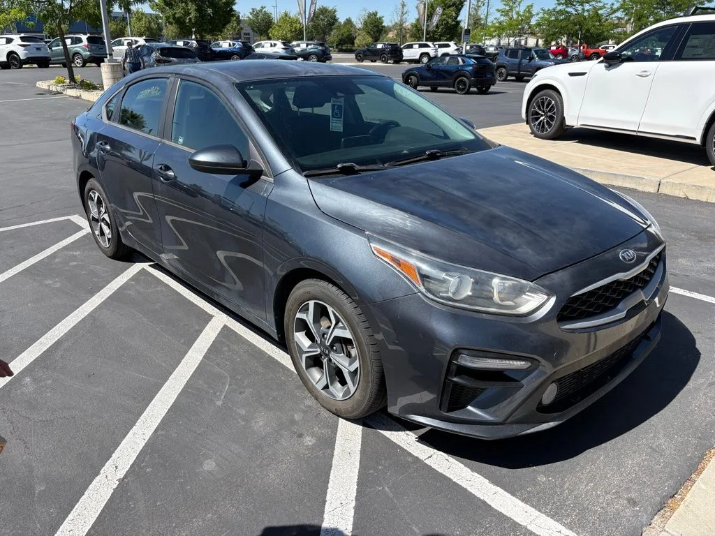 Used 2019 Gray Kia LXS image 4