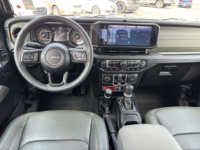 Certified Used 2025 Black Clearcoat Jeep Mojave image 17