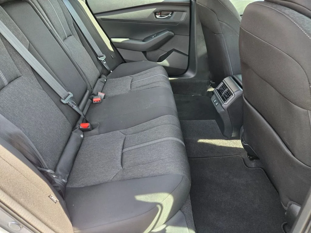 Used 2025  Honda Sport image 18