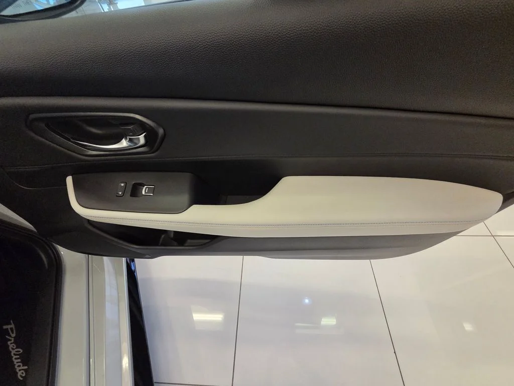 New 2026 Winter Frost Pearl Honda Hybrid image 15