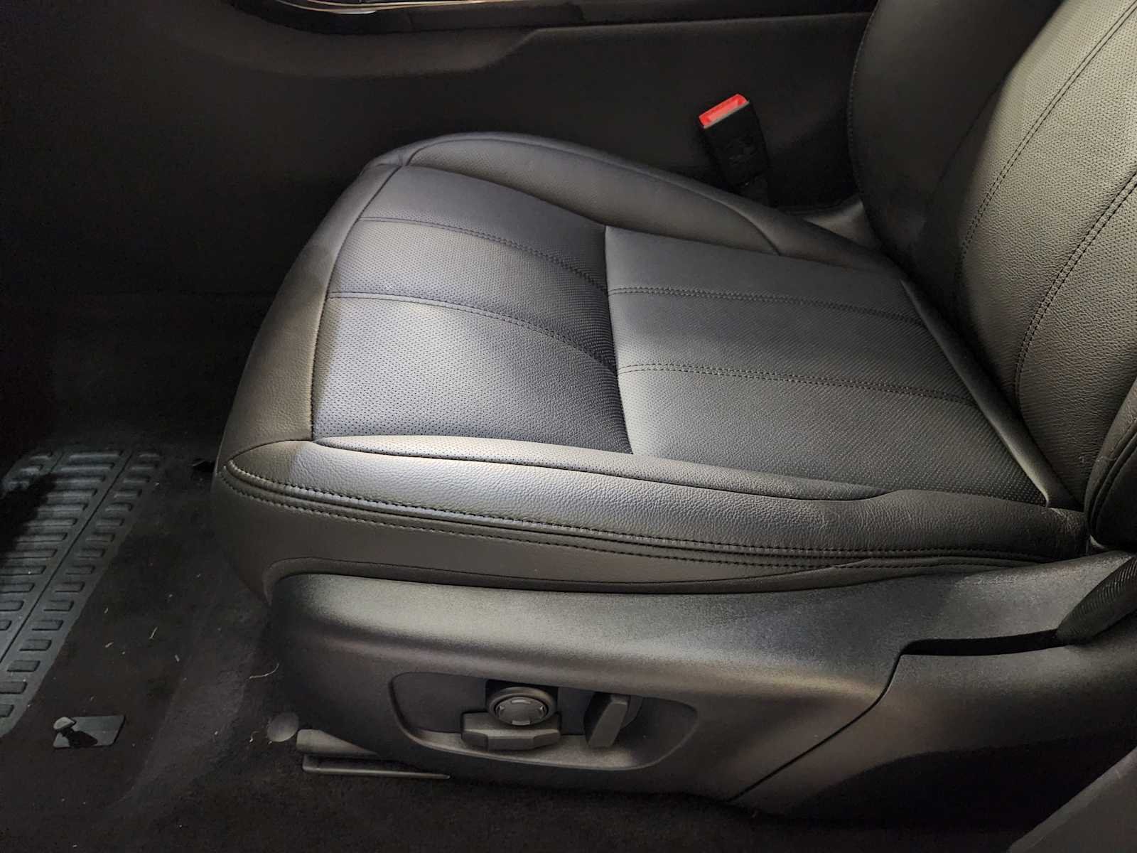 Used 2026 Fuji White Land Rover Core S image 23
