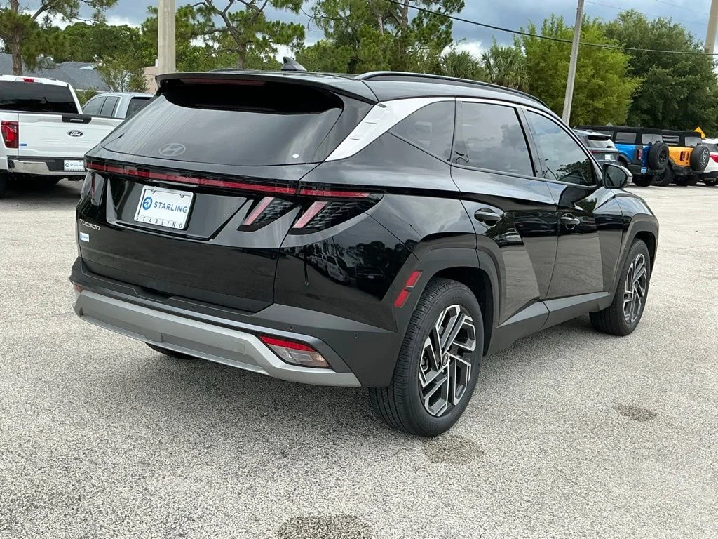 Used 2025 Black Hyundai Limited image 15