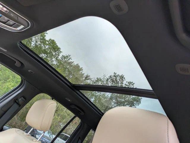 Used 2022 White Jeep 4xe image 23