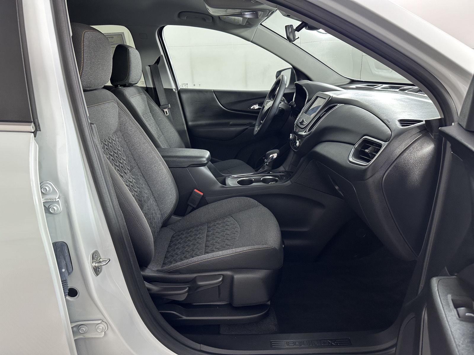 Used 2024 Summit White Chevrolet LT image 38