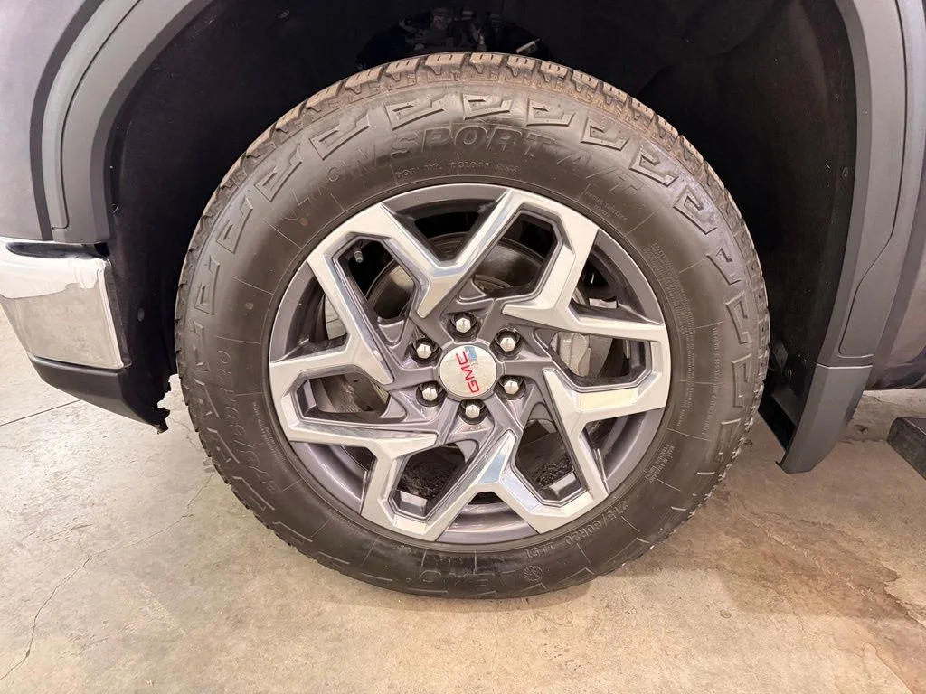 Used 2022 Silver GMC SLT image 14