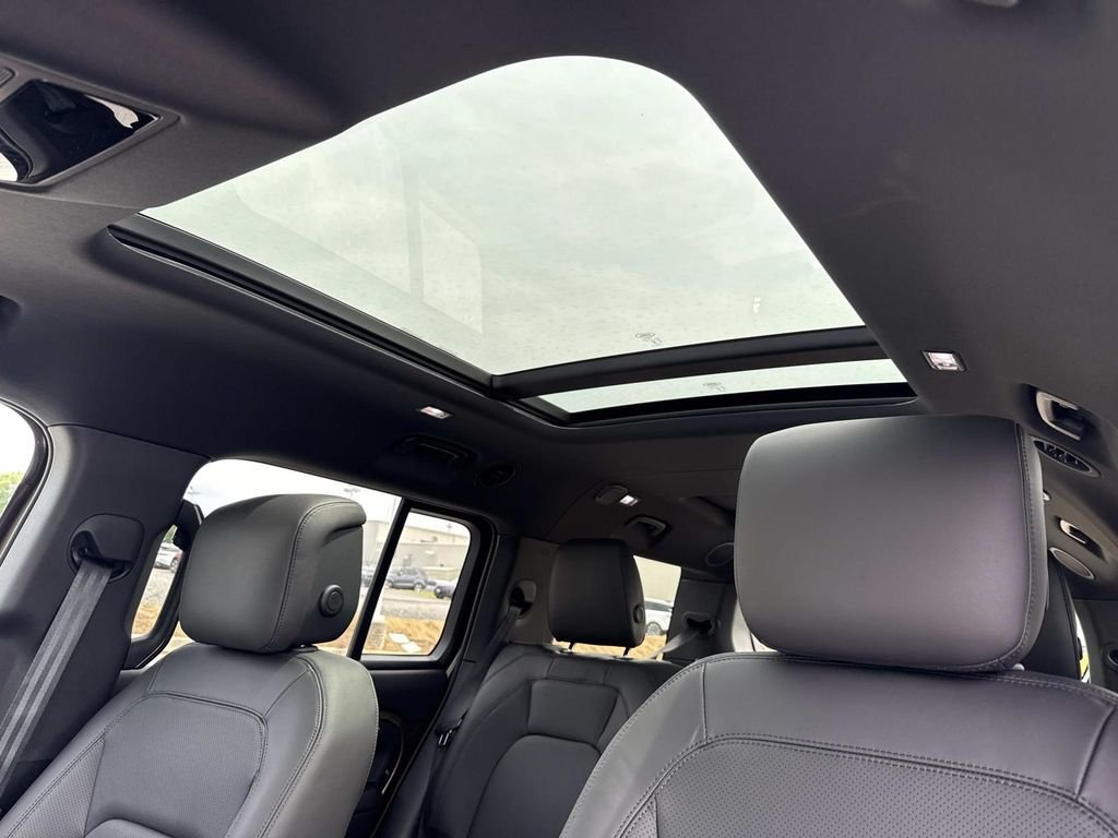 New 2026  Land Rover X-Dynamic SE image 23