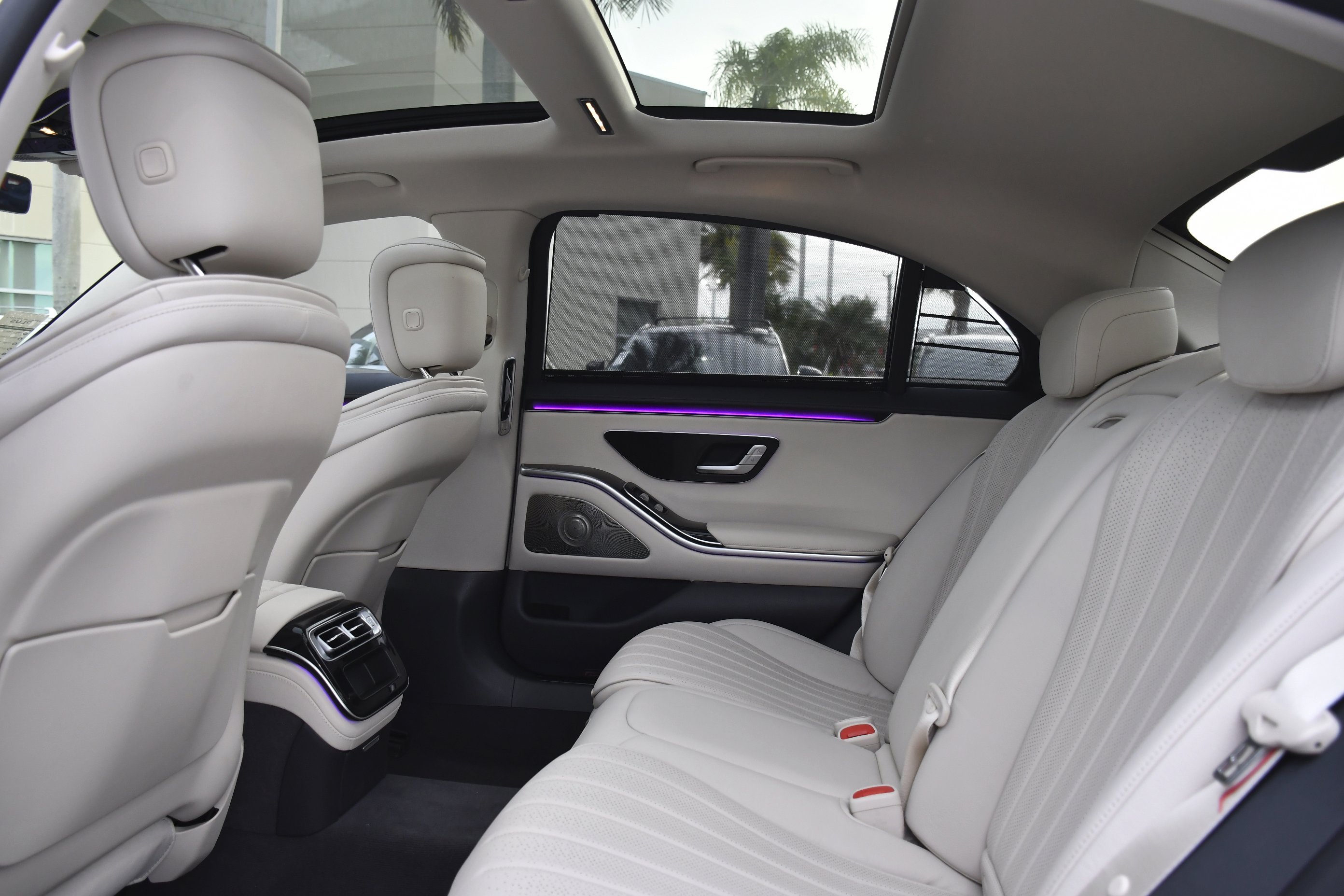 Used 2023 Diamond White Mercedes-Benz S 500 image 23