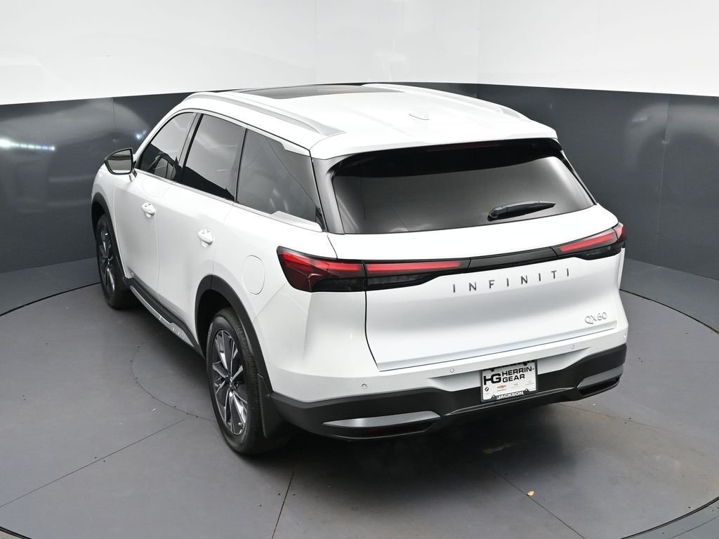 New 2026 RADIANT WHITE INFINITI Luxe FWD image 29