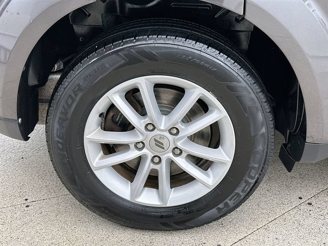 Used 2019 Gray Dodge SE image 40