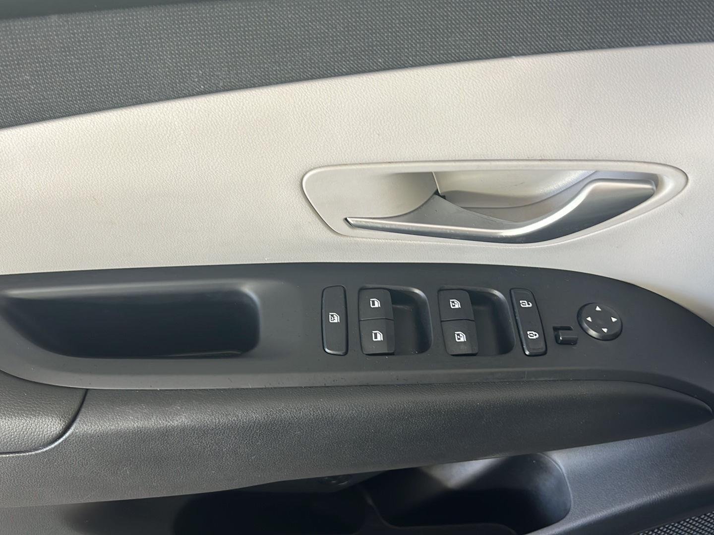 Used 2023 Shimmering Silver Hyundai SEL image 13