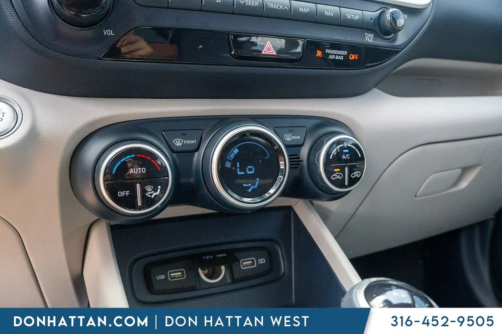 Used 2022 White Hyundai Limited image 11