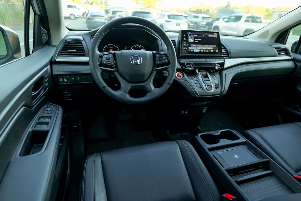 Used 2025 White Honda EX-L image 38
