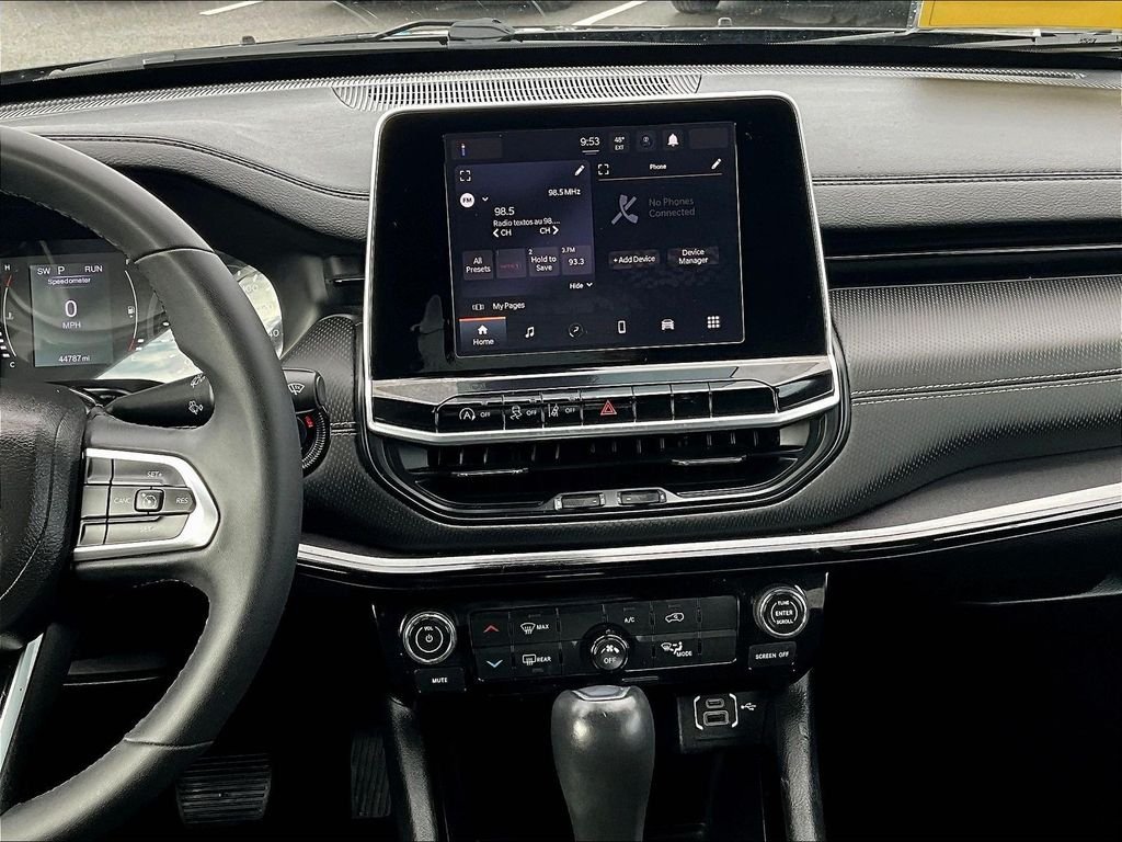 Used 2022 Gray Jeep Latitude image 18