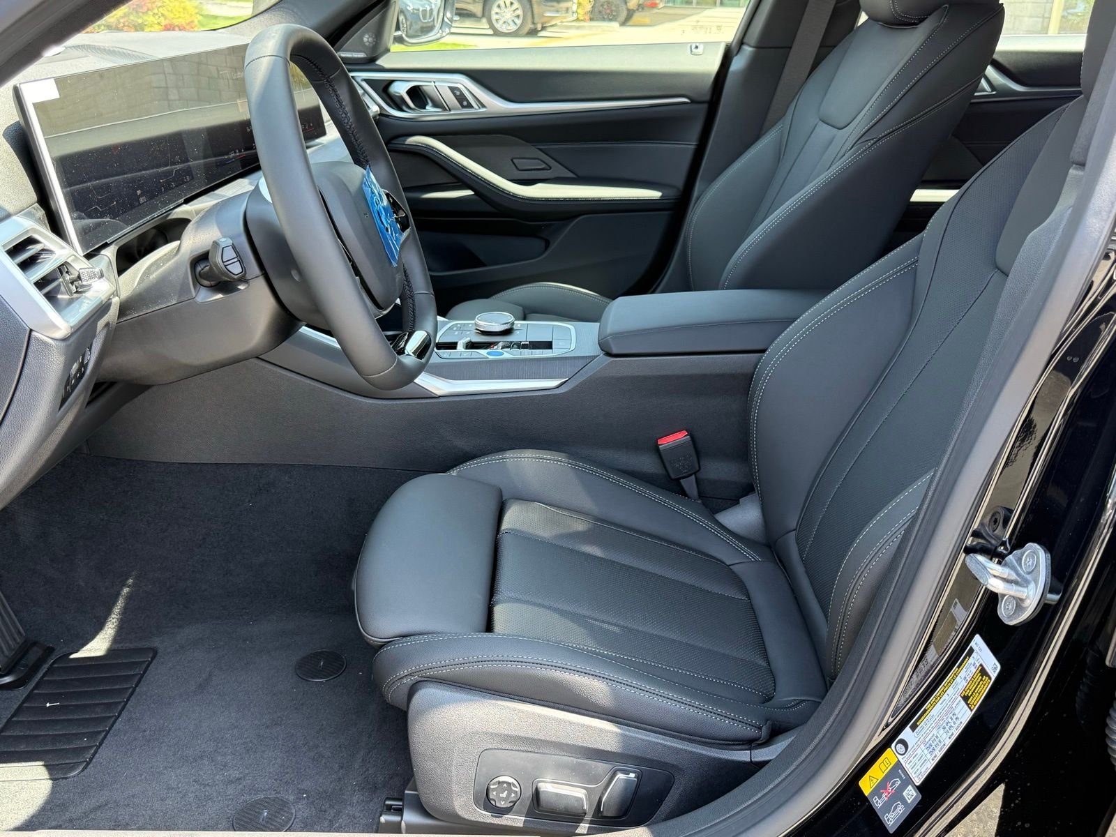 2026 BMW i4 40 - Photo 21