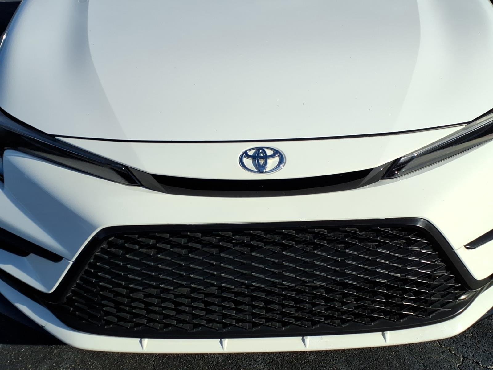 Used 2023 Ice Cap Toyota XSE image 15