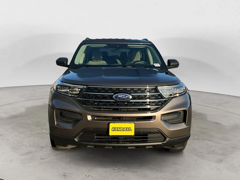 Used 2021 Gray Ford XLT image 2