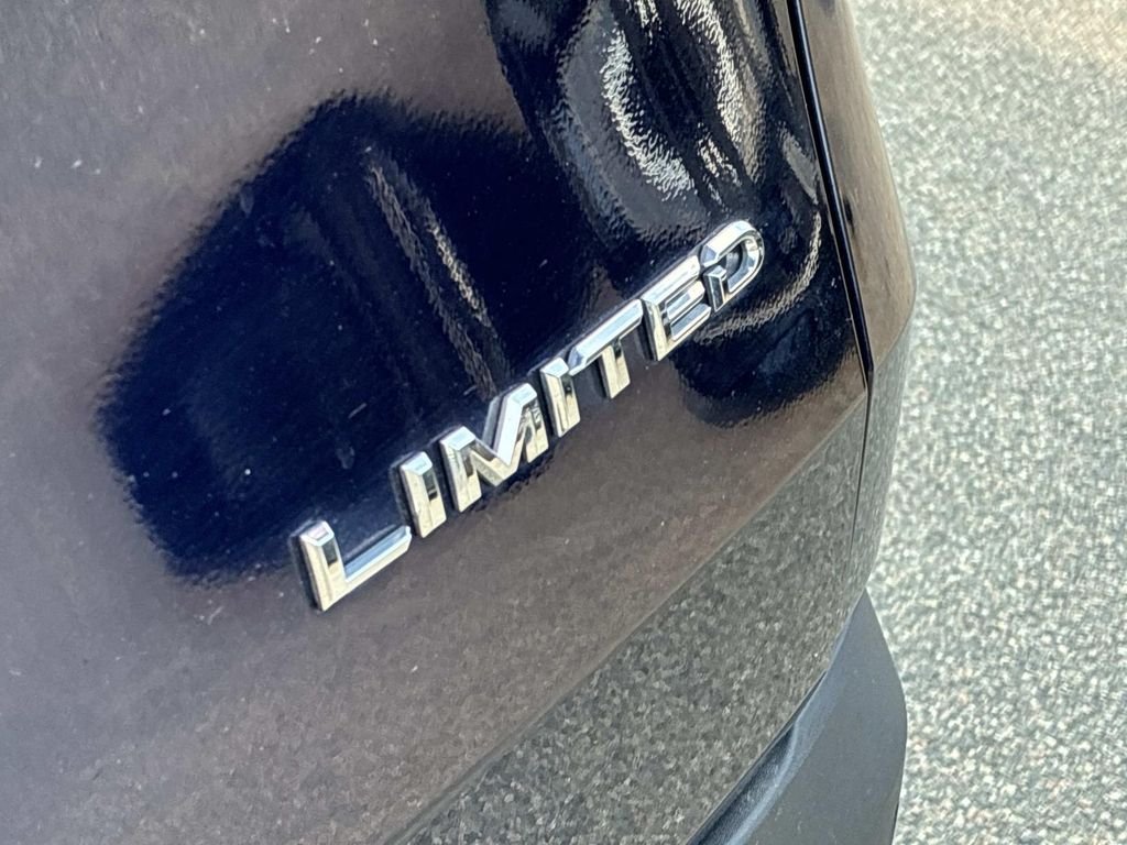 Used 2024  Toyota Limited image 11