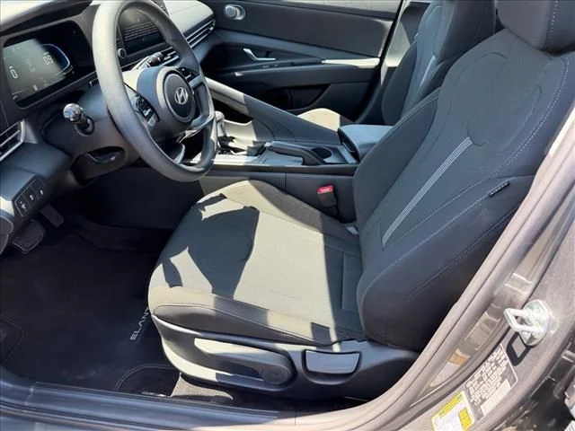 Used 2025 Gray Hyundai SE image 7