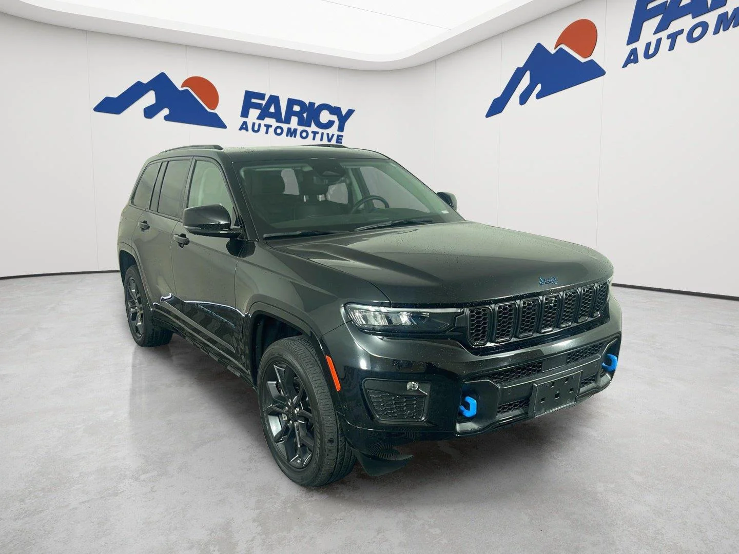 Used 2023 Diamond Black Crystal Pearlcoat Jeep 30th Anniversary image 4