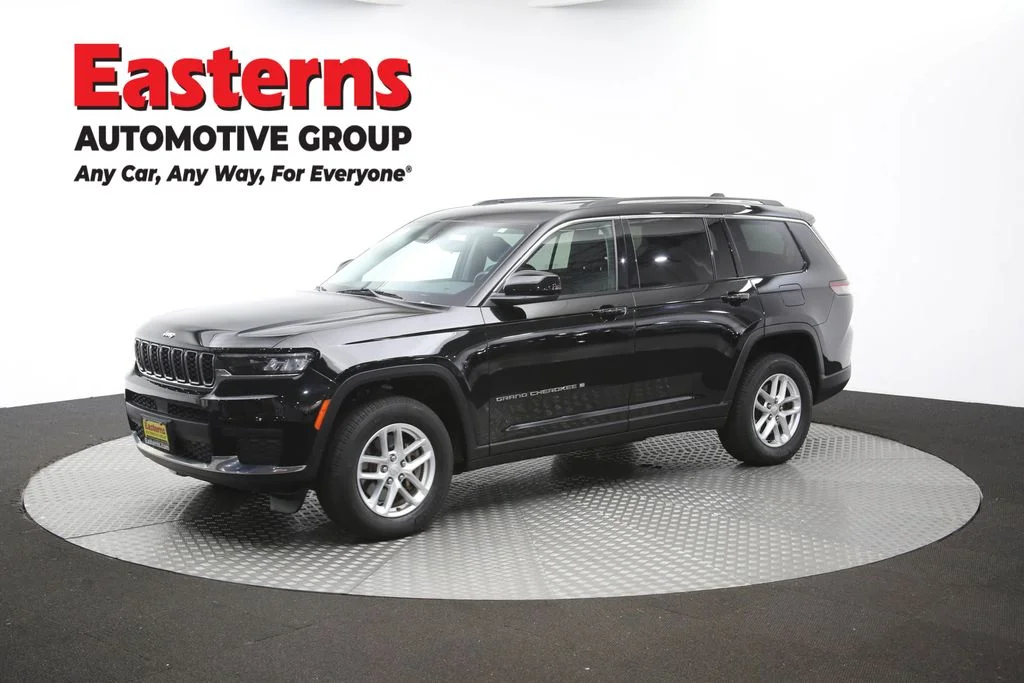 Used 2022 Black Jeep Laredo image 57