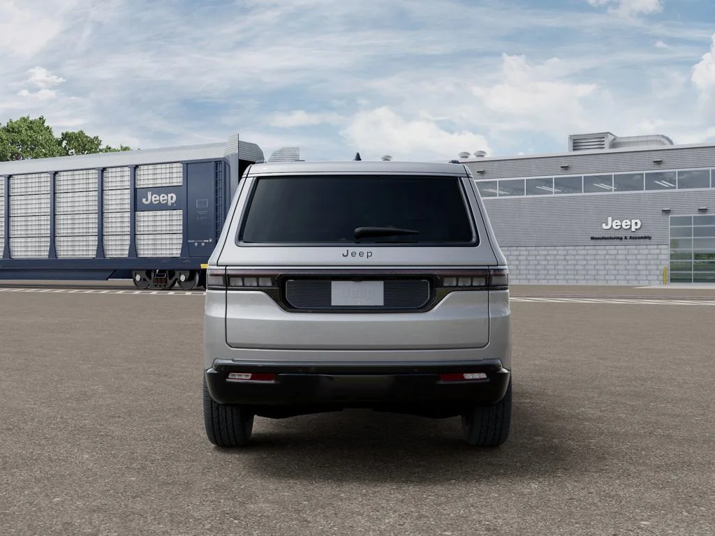 New 2026 Silver-Zynith Exterior Paint Jeep  image 7