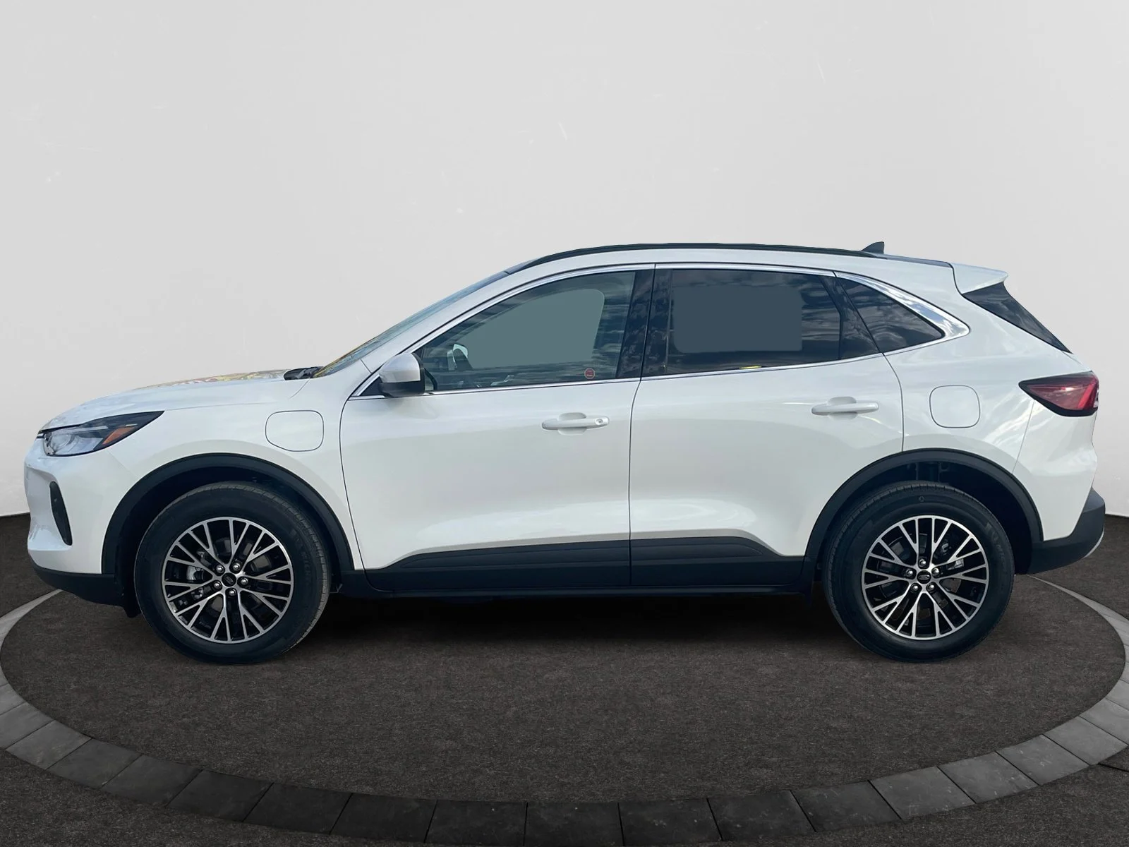 New 2025 Star White Metallic Tri-Coat Ford PHEV image 2