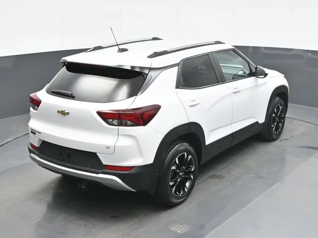 Used 2022 White Chevrolet LT image 17