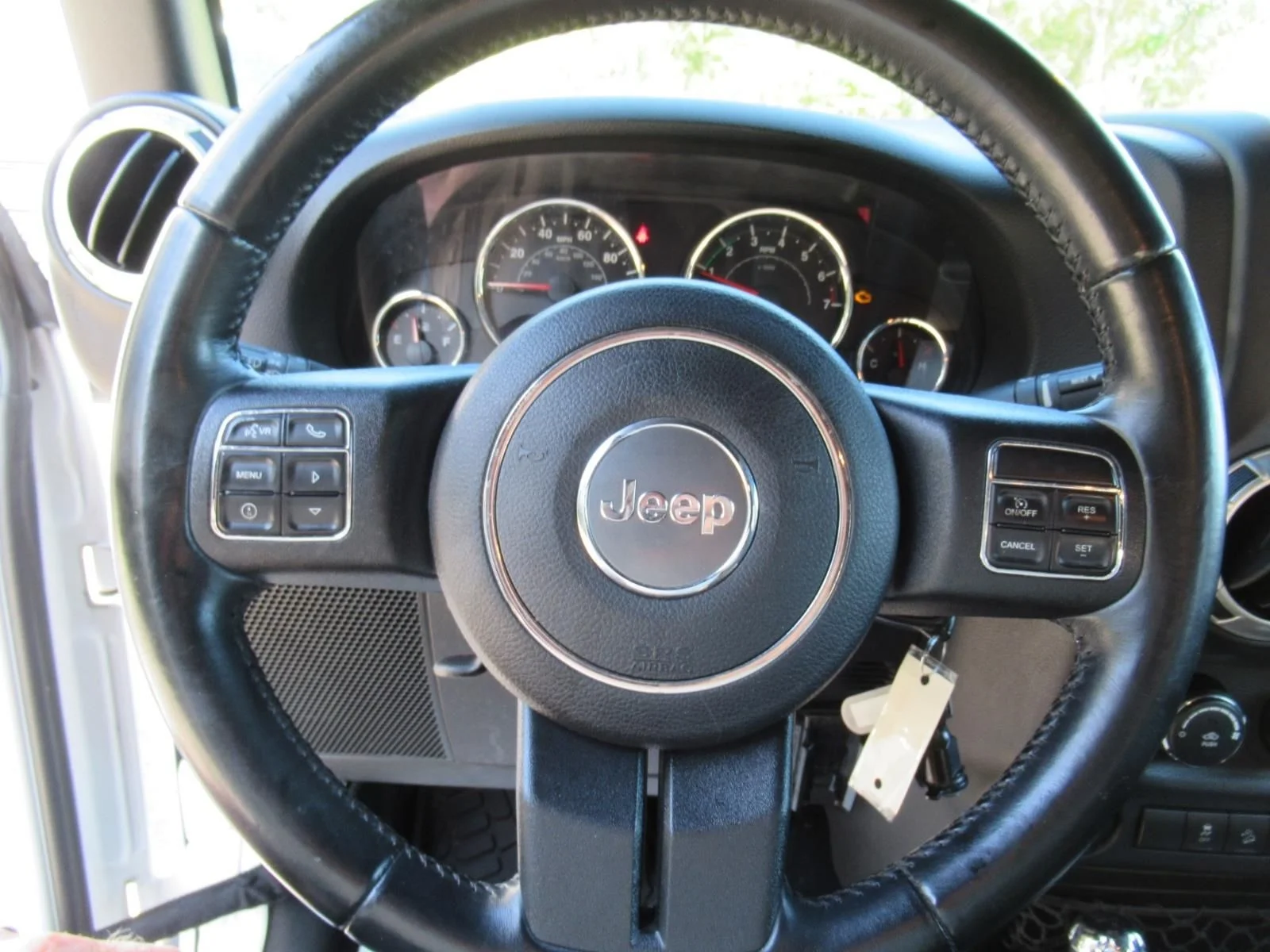 Used 2017 White Jeep Unlimited Sahara image 22
