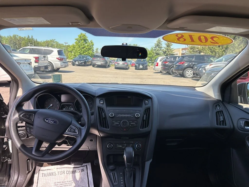 Used 2018 Gray Ford SE image 16