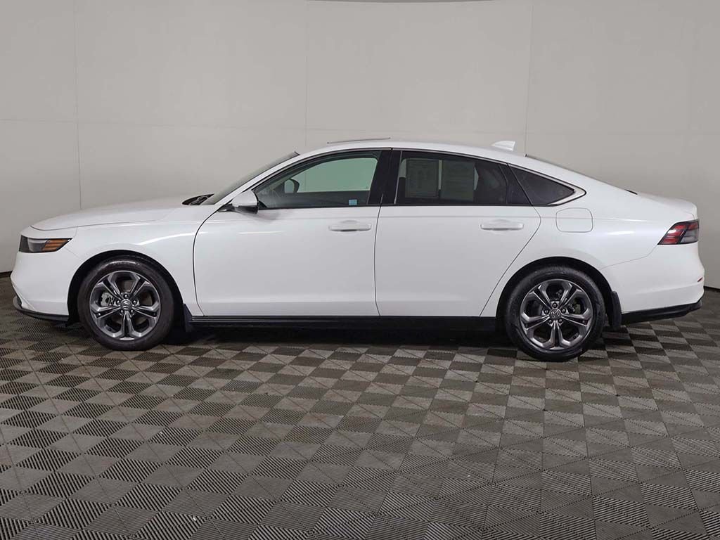 2024 Honda Accord Hybrid EX-L - Photo 17