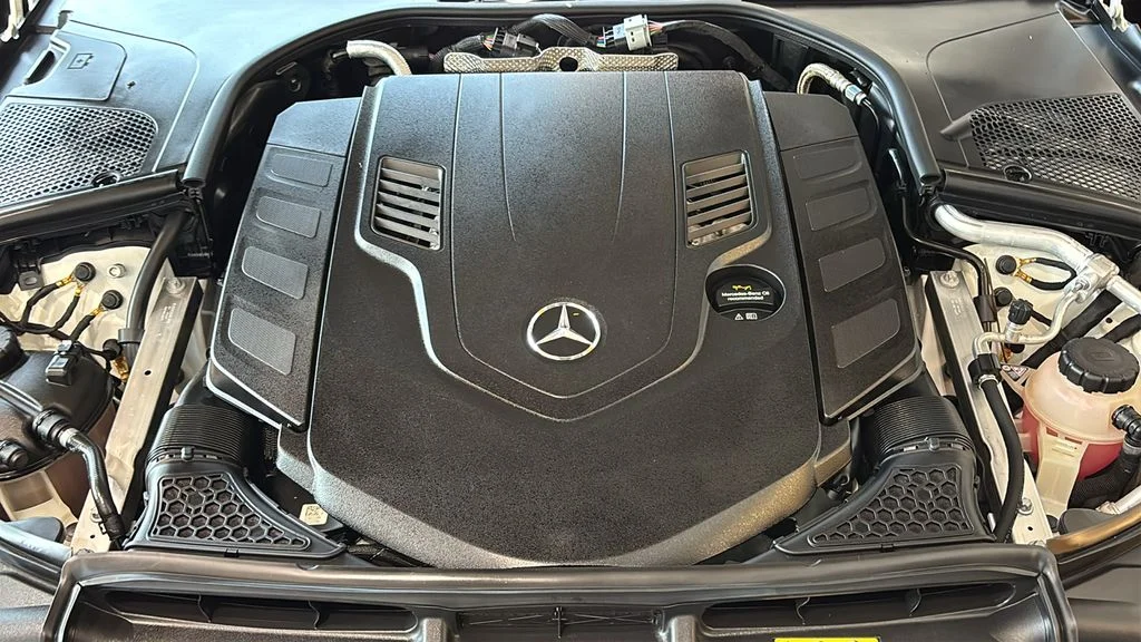 Used 2023 White Mercedes-Benz S 580 image 29