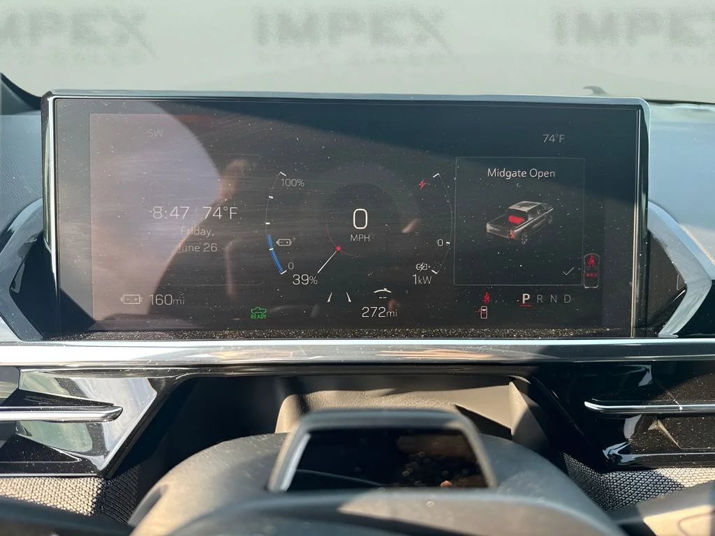 Used 2026 White GMC Elevation image 9