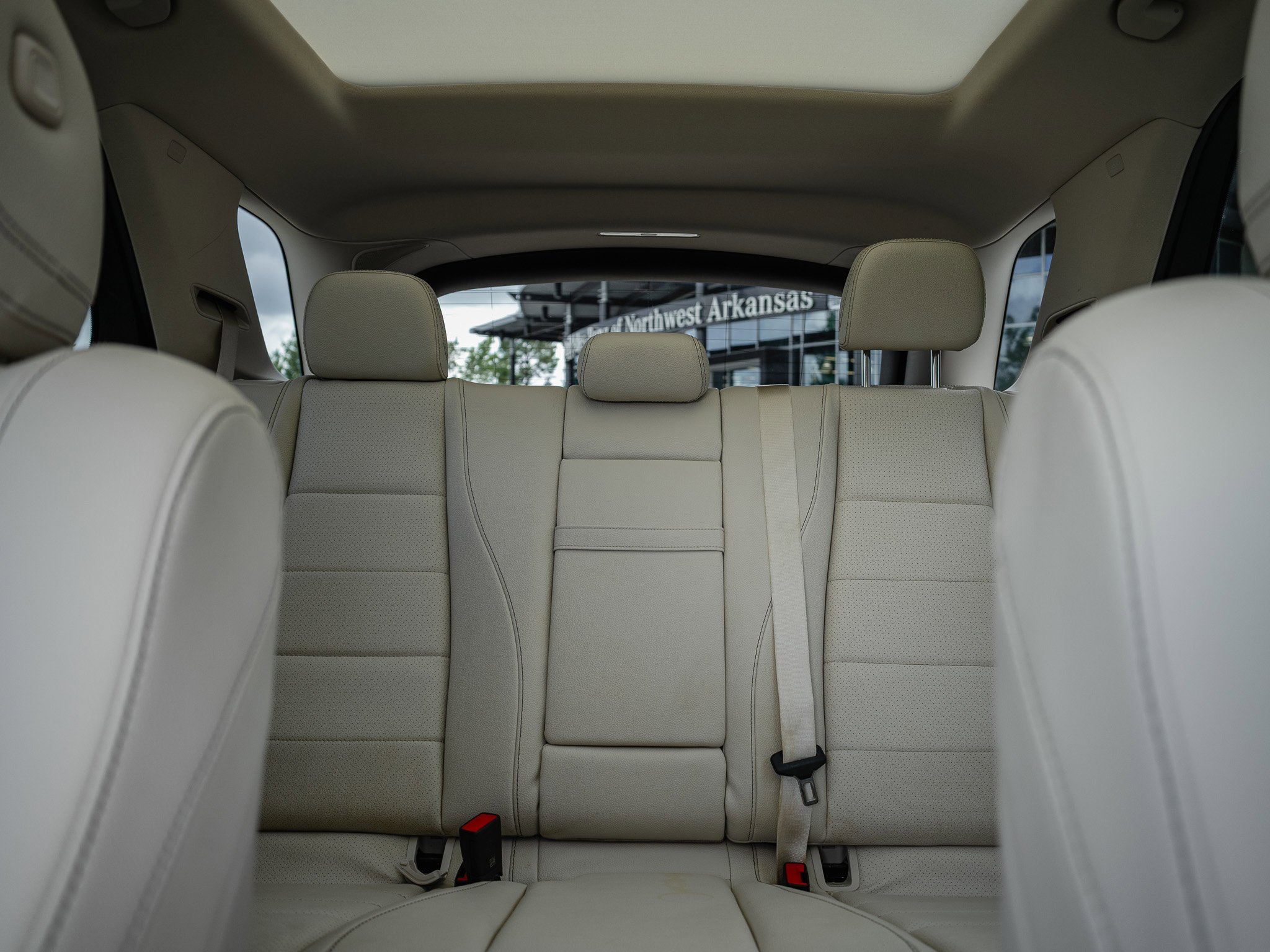 Used 2022 Gray Metallic Mercedes-Benz GLE 350 image 28