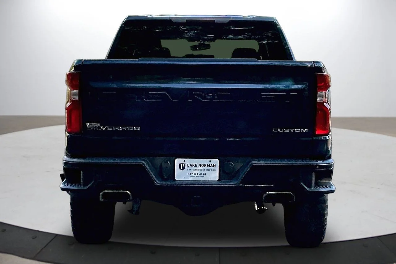 Used 2019 Blue Chevrolet Custom Trail Boss image 8