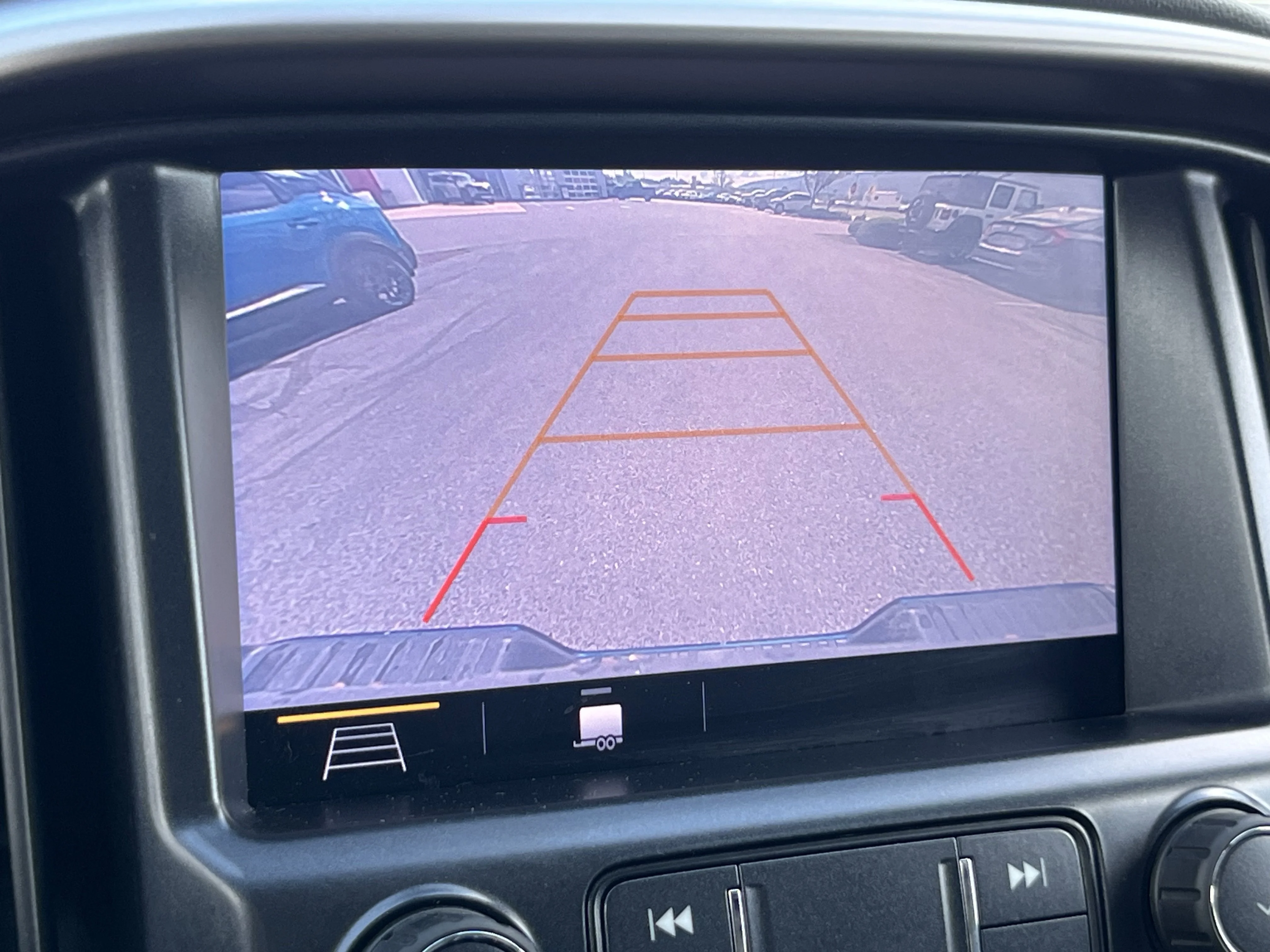 Used 2019 Pacific Blue Metallic Chevrolet Z71 image 32