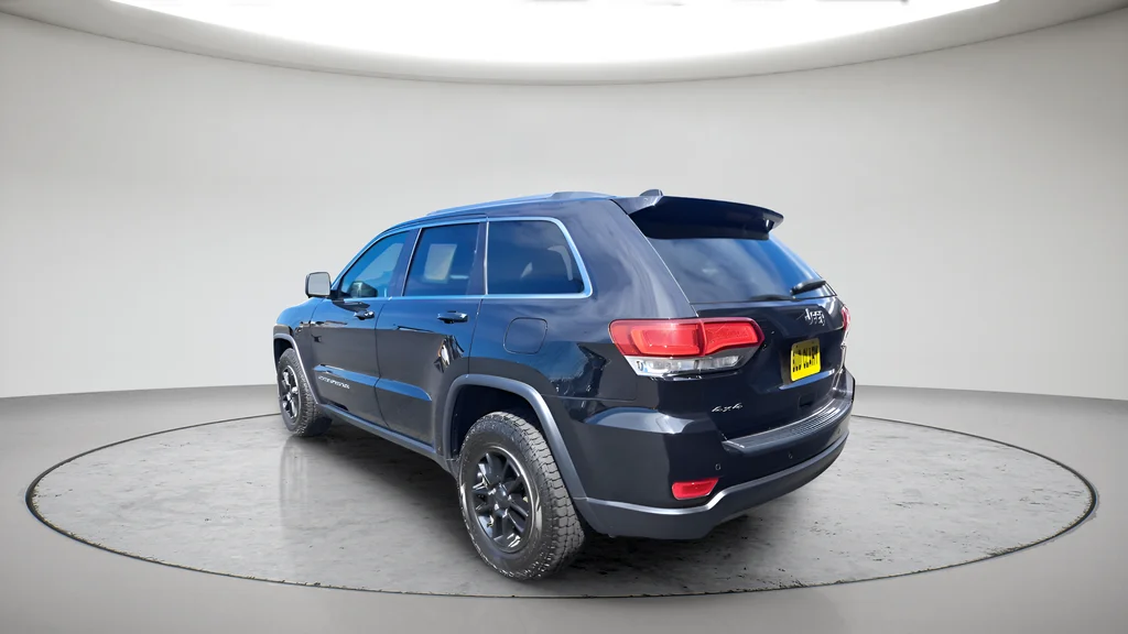 Used 2020 Black Jeep Laredo E image 5