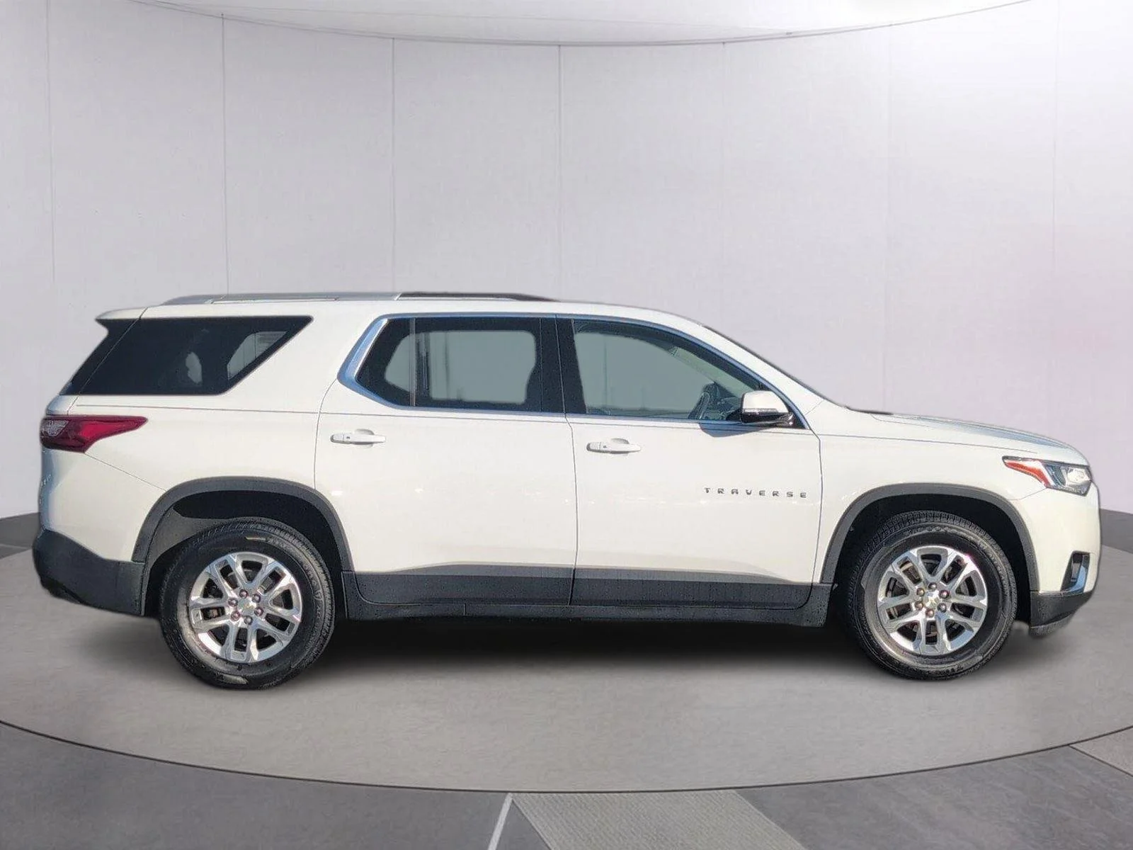 Used 2018 SUMMIT WHITE Chevrolet LT Cloth image 8