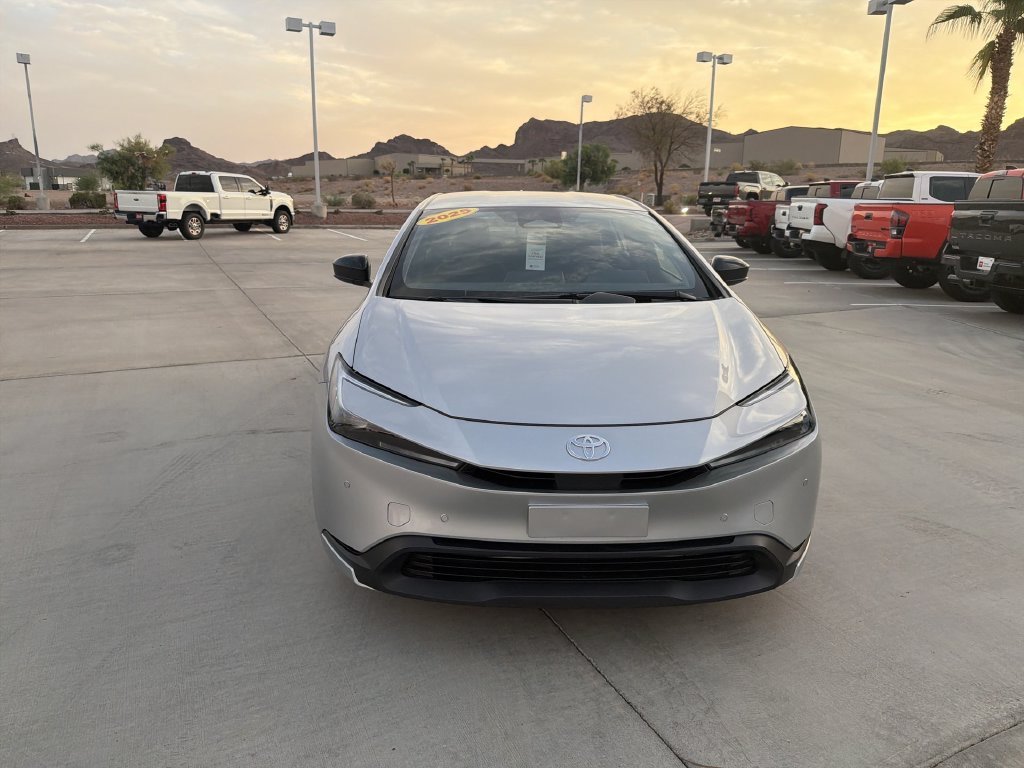 Used 2025  Toyota LE image 2