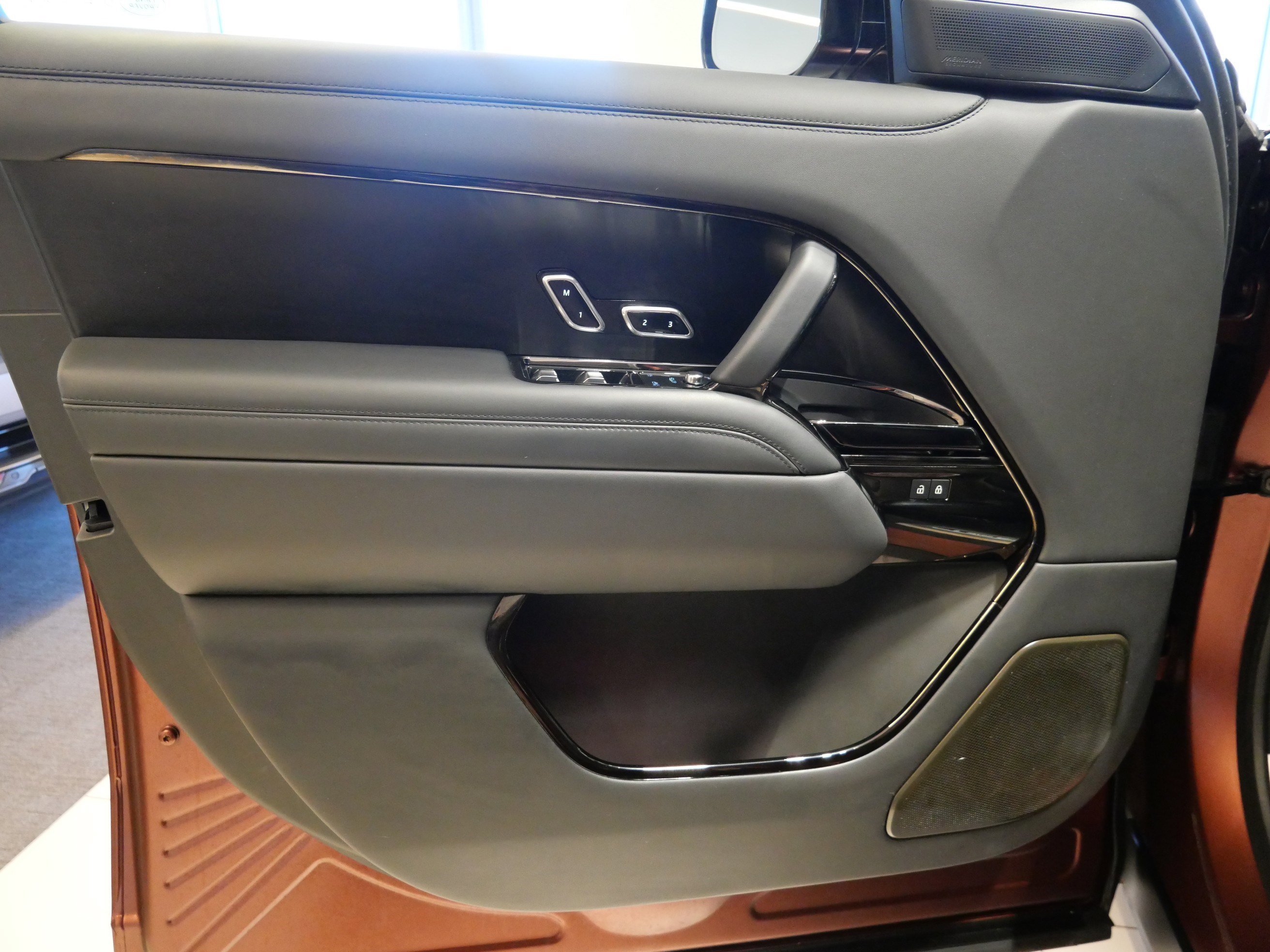 Used 2023 Sunrise Copper SV Bespoke Ultra Met Satin Land Rover SV image 13