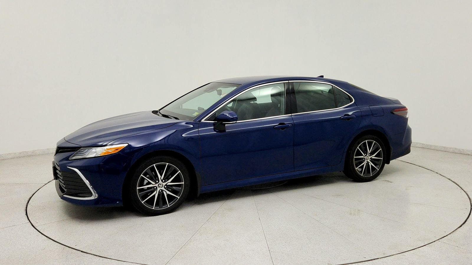 Used 2024 Blue Toyota XLE image 3