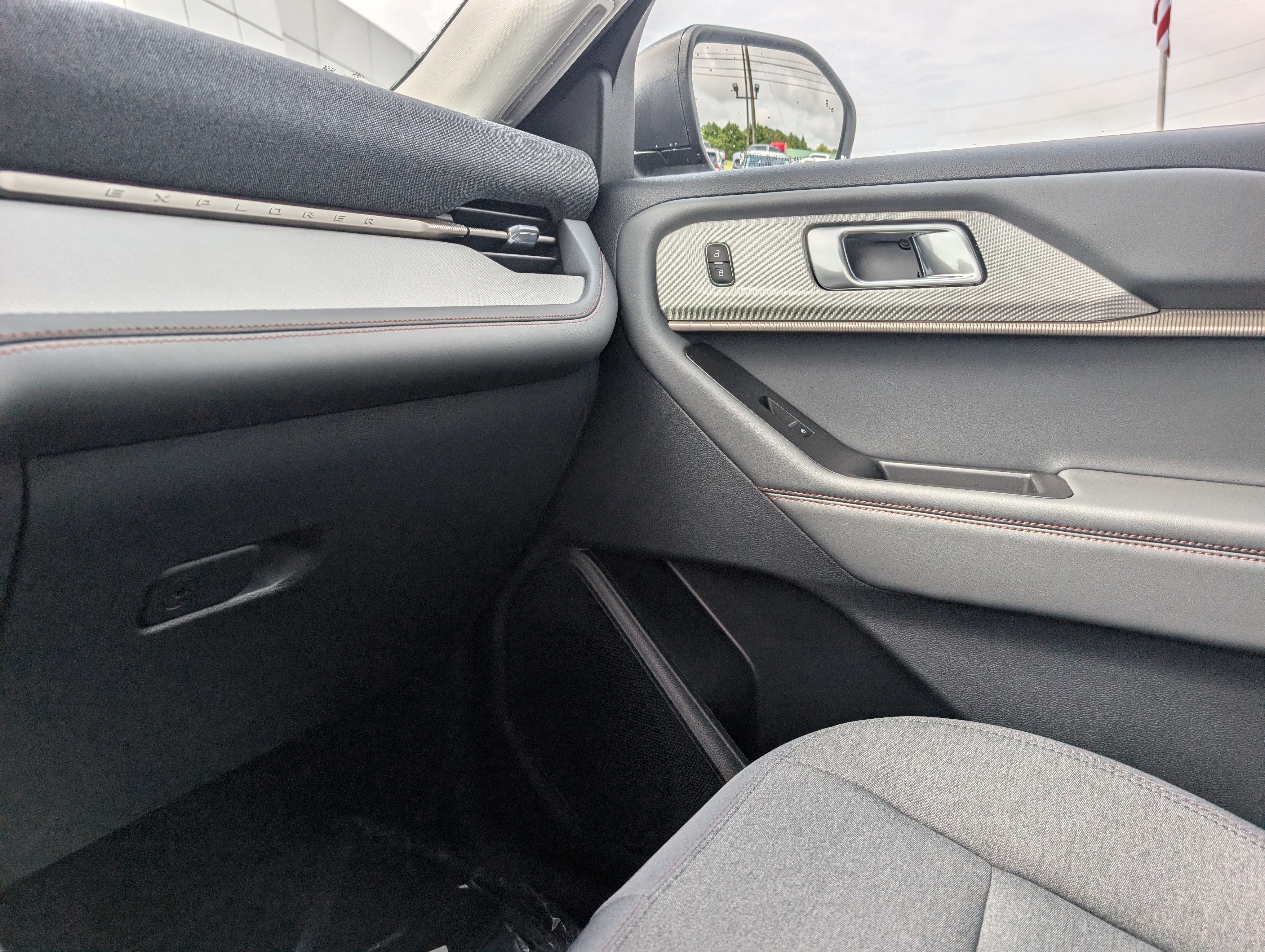 New 2026 Agate Black Metallic Ford Active image 32